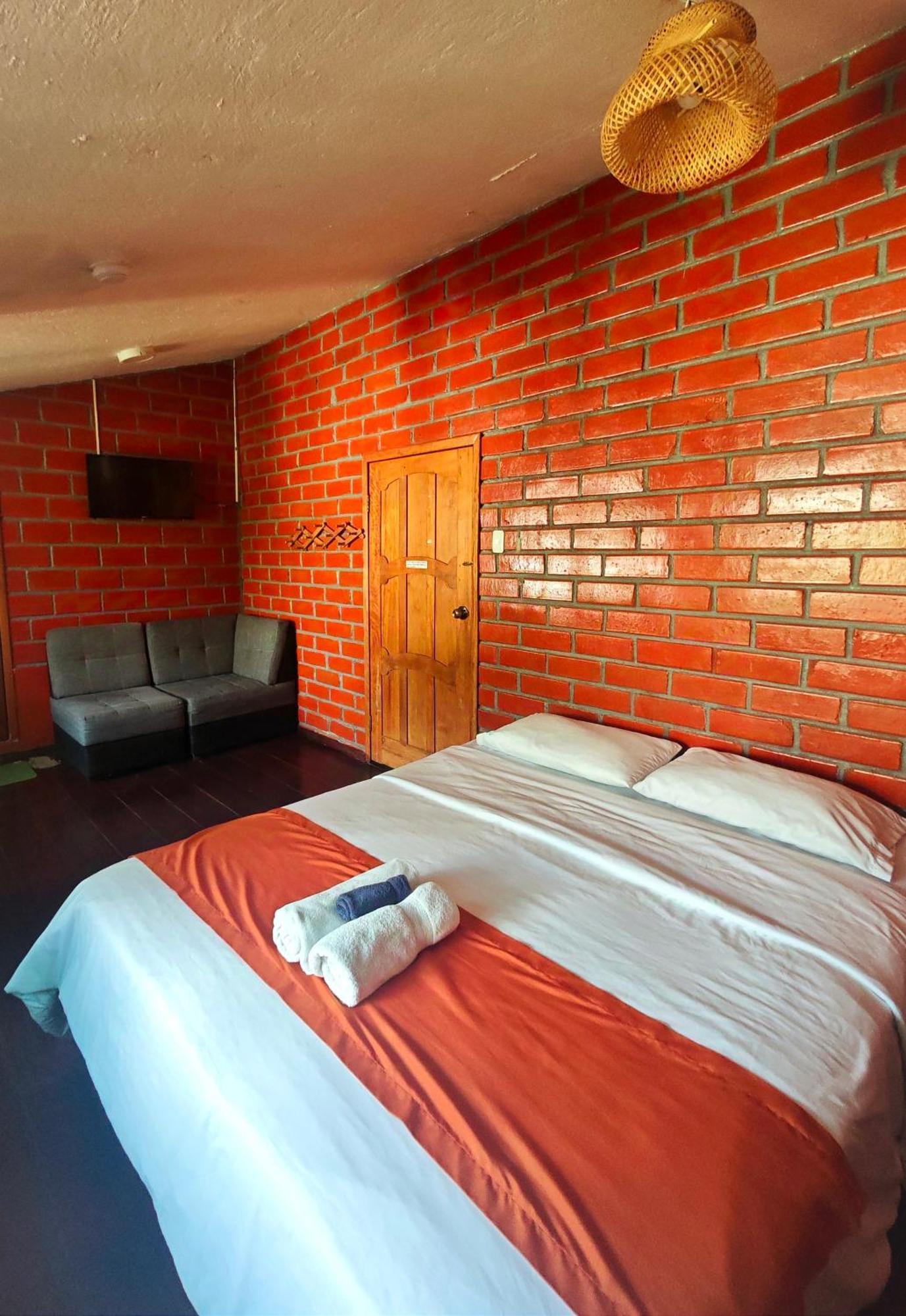 Garden House Hostal Baños Екстериор снимка