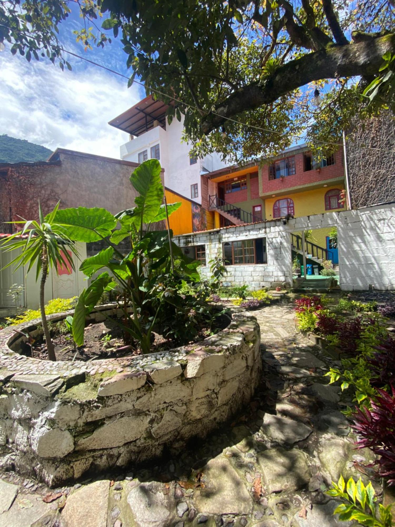 Garden House Hostal Baños Екстериор снимка