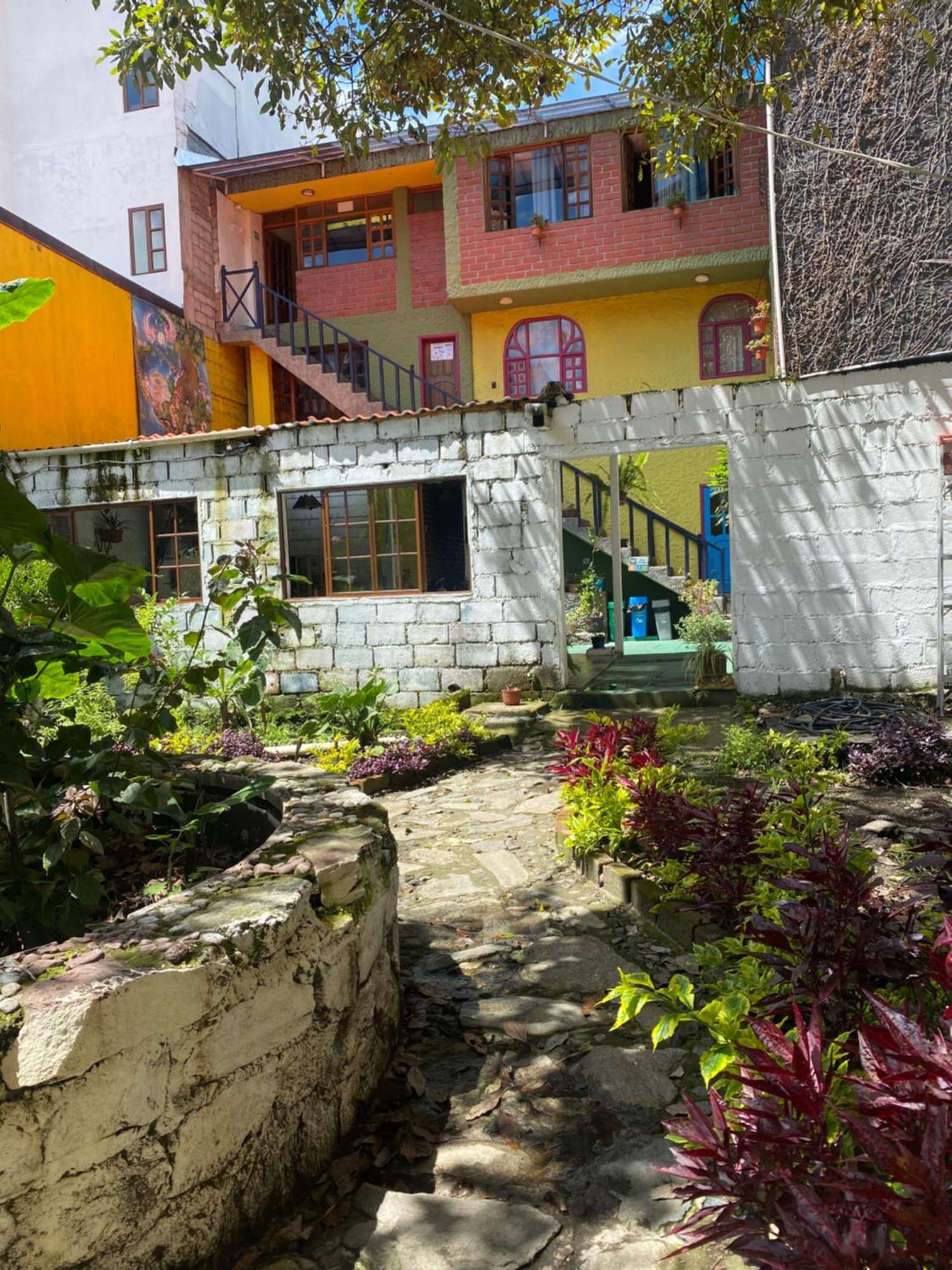 Garden House Hostal Baños Екстериор снимка